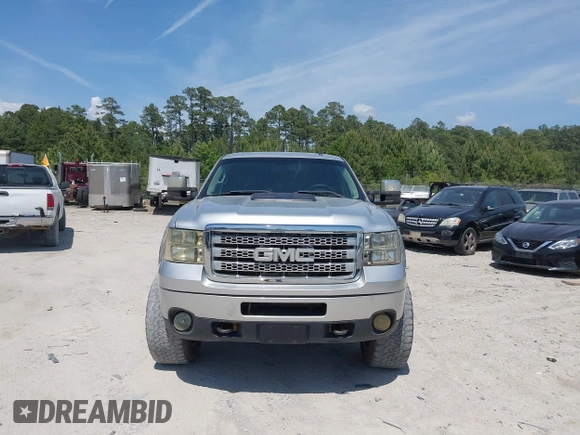 2013 GMC Sierra 2500HD SLT z VIN 1GT121E86DF195303, wystawiony jako IAAI lot #42181435 z przebiegiem 229 818 mil mil oraz . Historia ofert i sprzedaży dostępna na DreamBid. Obrazek 6.