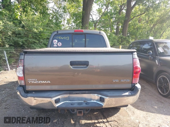 2014 Toyota Tacoma with VIN 5TFLU4EN2EX108616, listed as a IAAI auction lot 42456403 with 112,074 mi miles and . Bid and sale history available at DreamBid. Image 16.