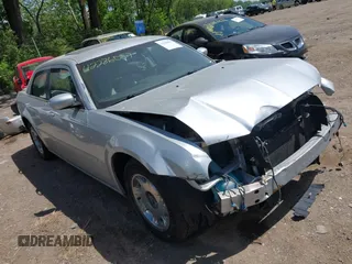 2005 Chrysler 300 Touring z VIN 2C3AA53G35H643862, wystawiony jako IAAI lot #42286057 z przebiegiem 217 488 mil mil oraz . Historia ofert i sprzedaży dostępna na DreamBid. Obrazek 1.