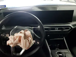 2023 BMW i4 eDrive40 z VIN WBY73AW04PFR09271, wystawiony jako Copart lot #58657405 z przebiegiem Nie podano mil oraz Tytuł czysty. Historia ofert i sprzedaży dostępna na DreamBid. Obrazek 9.