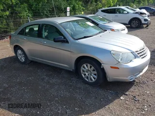 2008 Chrysler Sebring LX z VIN 1C3LC46K78N181752, wystawiony jako IAAI lot #42271985 z przebiegiem 154 721 mil mil oraz . Historia ofert i sprzedaży dostępna na DreamBid. Obrazek 1.