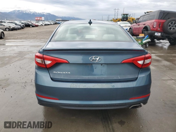 2015 Hyundai Sonata SE z VIN 5NPE24AF0FH200687, wystawiony jako Copart lot #55123525 z przebiegiem 111 325 mil mil oraz Szkoda całkowita • Salvage title. Historia ofert i sprzedaży dostępna na DreamBid. Obrazek 6.