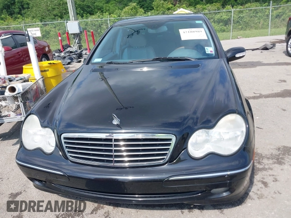 2004 Mercedes-Benz C 230 Kompressor z VIN WDBRF40J64F505984, wystawiony jako IAAI lot #42108989 z przebiegiem 120 383 mil mil oraz . Historia ofert i sprzedaży dostępna na DreamBid. Obrazek 12.