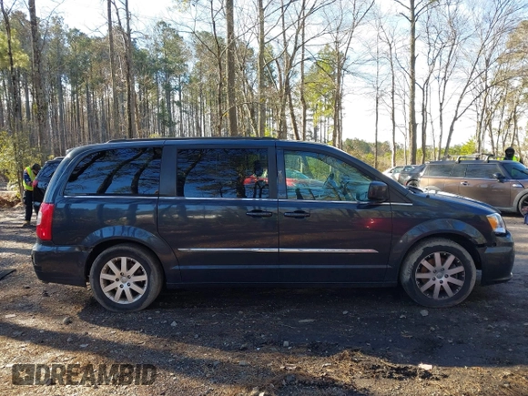 2013 Chrysler Town & Country Touring z VIN 2C4RC1BG1DR720868, wystawiony jako IAAI lot #41565277 z przebiegiem 345 241 mil mil oraz . Historia ofert i sprzedaży dostępna na DreamBid. Obrazek 12.