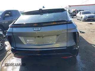 2024 Cadillac LYRIQ Luxury z VIN 1GYKPSRL3RZ107978, wystawiony jako IAAI lot #41509419 z przebiegiem 10 233 mil mil oraz . Historia ofert i sprzedaży dostępna na DreamBid. Obrazek 16.