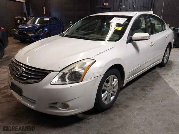 2011 Nissan Altima 2.5 S with VIN 1N4AL2AP3BN408488, listed as a IAAI auction lot 41904777 with 118,800 mi miles. Bid and sale history available at carsss.com. Image 2.