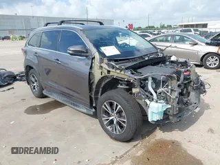 2016 Toyota Highlander XLE z VIN 5TDKKRFHXGS152962, wystawiony jako IAAI lot #42384762 z przebiegiem 129 299 mil mil oraz . Historia ofert i sprzedaży dostępna na DreamBid. Obrazek 1.