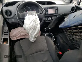 2015 Toyota Yaris L z VIN VNKKTUD37FA039710, wystawiony jako Copart lot #53403255 z przebiegiem 261 266 mil mil oraz Szkoda całkowita • Salvage title. Historia ofert i sprzedaży dostępna na DreamBid. Obrazek 8.