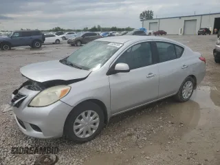 2012 Nissan Versa SV z VIN 3N1CN7AP9CL875493, wystawiony jako Copart lot #63058395 z przebiegiem 204 253 mil mil oraz Szkoda całkowita • Salvage title. Historia ofert i sprzedaży dostępna na DreamBid. Obrazek 1.