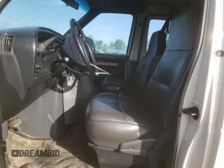 1992 Ford Econoline Cargo with VIN 1FTEE14Y2NHB57650, listed as a Copart auction lot 60258605 with 313,337 mi miles and Salvage title. Bid and sale history available at DreamBid. Image 7.