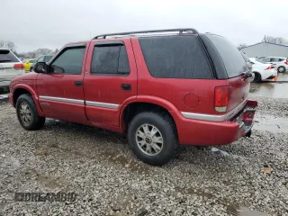 2000 GMC Jimmy SLE Convenience with VIN 1GKDT13W0Y2273829, listed as a Copart auction lot 84811284 with 129,635 mi miles and Salvage Title. Bid and sale history available at carsss.com. Image 2.