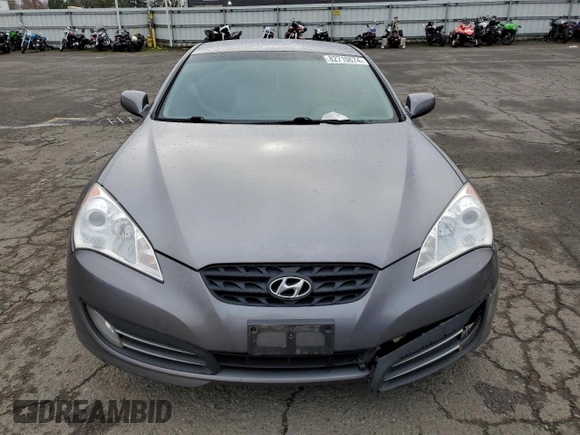 2010 Hyundai Genesis Coupe Grand Touring z VIN KMHHU6KH2AU042270, wystawiony jako Copart lot #82710674 z przebiegiem 56 592 mil mil oraz Szkoda całkowita • Salvage title. Historia ofert i sprzedaży dostępna na DreamBid. Obrazek 5.