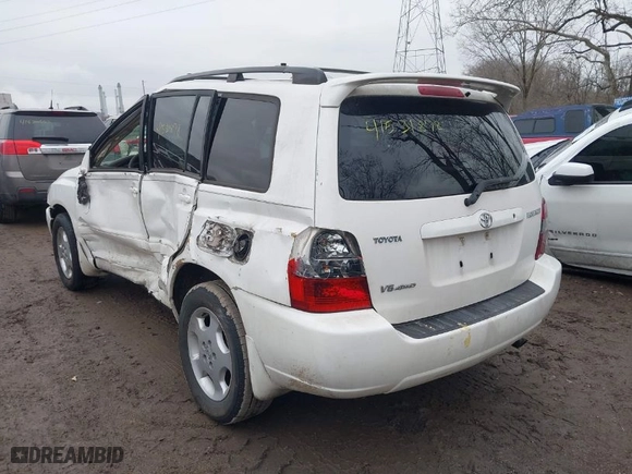 2007 Toyota Highlander w/3rd Row with VIN JTEEP21A170215574, listed as a IAAI auction lot 41531878 with 250,000 mi miles. Bid and sale history available at carsss.com. Image 3.