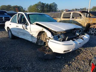 2006 Mercury Grand Marquis LS Premium with VIN 2MEFM75V56X634893, listed as a IAAI auction lot 40970584 with 123,069 mi miles. Bid and sale history available at carsss.com. Image 1.