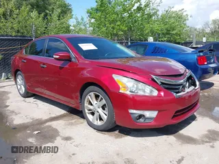 2015 Nissan Altima 2.5 z VIN 1N4AL3APXFN889545, wystawiony jako IAAI lot #42162921 z przebiegiem 185 907 mil mil oraz . Historia ofert i sprzedaży dostępna na DreamBid. Obrazek 1.