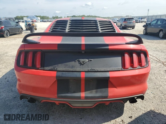2016 Ford Mustang EcoBoost z VIN 1FA6P8TH3G5277282, wystawiony jako Copart lot #57699385 z przebiegiem 135 076 mil mil oraz Szkoda całkowita • Salvage title. Historia ofert i sprzedaży dostępna na DreamBid. Obrazek 6.