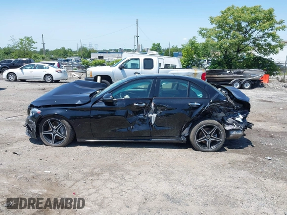 2017 Mercedes-Benz C 300 with VIN 55SWF4KB5HU233415, listed as a IAAI auction lot 42399094 with Not provided miles and . Bid and sale history available at DreamBid. Image 14.