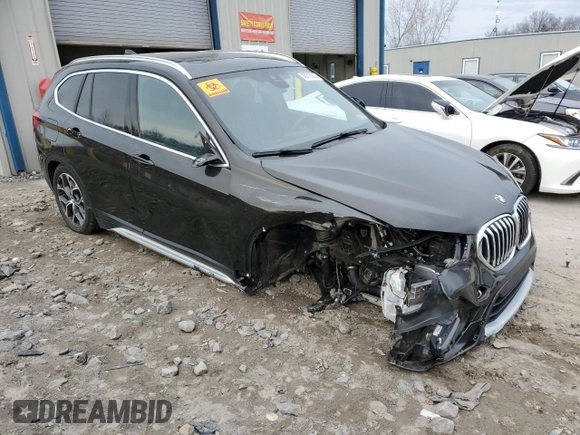 2020 BMW X1 xDrive28i with VIN WBXJG9C05L5P53985, listed as a Copart auction lot 40210323 with 32,411 mi miles. Bid and sale history available at carsss.com. Image 4.