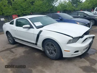 2013 Ford Mustang V6 с VIN 1ZVBP8AM0D5204730, выставлен на аукционе IAAI как лот 42527626 с пробегом 208 459 миль миль и . История ставок и продаж доступна на DreamBid. Изображение 1.