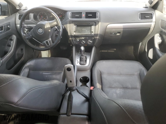 2013 Volkswagen Jetta TDI w/Premium with VIN 3VWLL7AJ9DM257467, listed as a Copart auction lot 49303315 with 168,001 mi miles and Clean title. Bid and sale history available at DreamBid. Image 8.