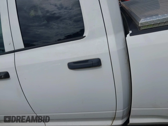 2020 Ram 1500 Tradesman z VIN 1C6RR6FT4LS148072, wystawiony jako IAAI lot #42041064 z przebiegiem 104 886 mil mil oraz . Historia ofert i sprzedaży dostępna na DreamBid. Obrazek 14.