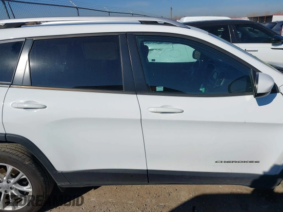 2020 Jeep Cherokee Latitude with VIN 1C4PJLCB2LD629458, listed as a IAAI auction lot 41616505 with 55,651 mi miles. Bid and sale history available at carsss.com. Image 13.