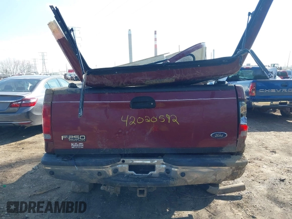 2004 Ford F-250 XL z VIN 1FTNX21P04ED08920, wystawiony jako IAAI lot #42020592 z przebiegiem 160 669 mil mil oraz . Historia ofert i sprzedaży dostępna na DreamBid. Obrazek 17.