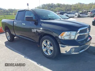 2016 Ram 1500 Big Horn z VIN 1C6RR6GT7GS163797, wystawiony jako IAAI lot #42050201 z przebiegiem 195 598 mil mil oraz . Historia ofert i sprzedaży dostępna na DreamBid. Obrazek 1.