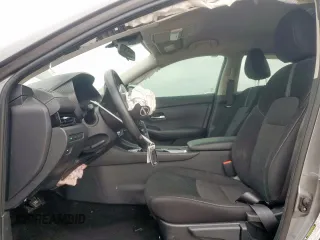 2024 Nissan Sentra SV z VIN 3N1AB8CVXRY261632, wystawiony jako Copart lot #57170615 z przebiegiem 17 549 mil mil oraz Szkoda całkowita • Salvage title. Historia ofert i sprzedaży dostępna na DreamBid. Obrazek 7.