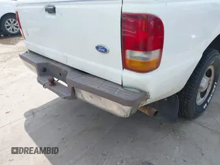 1996 Ford Ranger XL z VIN 1FTCR14U7TPA03267, wystawiony jako IAAI lot #42386485 z przebiegiem 181 383 mil mil oraz . Historia ofert i sprzedaży dostępna na DreamBid. Obrazek 6.