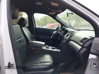 2017 Ford Police Interceptor Utility z VIN 1FM5K8AR9HGB92870, wystawiony jako IAAI lot #41998262 z przebiegiem 131 343 mil mil oraz . Historia ofert i sprzedaży dostępna na DreamBid. Obrazek 5.