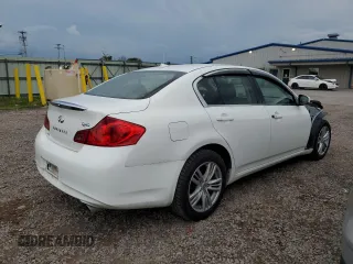 2015 Infiniti Q40 with VIN JN1CV6AR6FM522389, listed as a Copart auction lot 70582074 with 113,473 mi miles and Salvage Title. Bid and sale history available at carsss.com. Image 3.