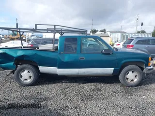 1997 Chevrolet Silverado 1500 with VIN 1GCEK19RXVE110345, listed as a IAAI auction lot 41911626 with 261,908 mi miles and . Bid and sale history available at DreamBid. Image 14.