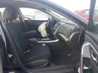 2015 Nissan Altima 2.5 SV with VIN 1N4AL3AP1FC225128, listed as a IAAI auction lot 41299664 with 61,034 mi miles. Bid and sale history available at carsss.com. Image 5.