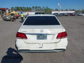 2015 Mercedes-Benz E 350 Sport с VIN WDDHF5KB4FB135434, выставлен на аукционе IAAI как лот 41782298 с пробегом 73 152 миль миль и . История ставок и продаж доступна на DreamBid. Изображение 15.