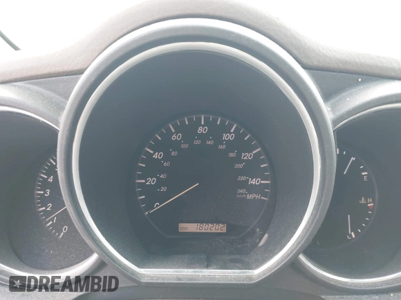 2005 Lexus RX 330 with VIN 2T2HA31U85C063620, listed as a IAAI auction lot 42023384 with 180,202 mi miles. Bid and sale history available at carsss.com. Image 7.
