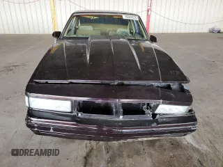 1987 Chevrolet Monte Carlo z VIN 1G1GZ11H6HR117922, wystawiony jako Copart lot #45329575 z przebiegiem 49 753 mil mil oraz Tytuł czysty. Historia ofert i sprzedaży dostępna na DreamBid. Obrazek 5.