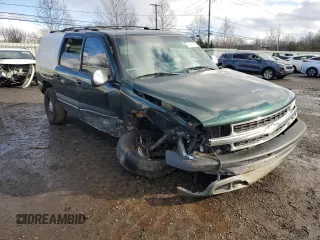 2002 Chevrolet Suburban Z71 with VIN 3GNFK16ZX2G298434, listed as a Copart auction lot 43641805 with 0 mi miles and Salvage Title. Bid and sale history available at carsss.com. Image 4.