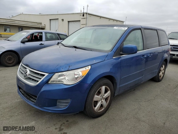 2010 Volkswagen Routan SE with VIN 2V4RW3D13AR407205, listed as a Copart auction lot 71966474 with 93,927 mi miles and Clean Title. Bid and sale history available at carsss.com. Image 1.