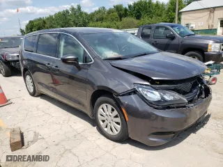 2021 Chrysler Voyager L with VIN 2C4RC1AGXMR567831, listed as a Copart auction lot 64081114 with 92,532 mi miles and Salvage Title. Bid and sale history available at carsss.com. Image 4.