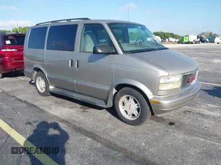 2005 GMC Safari with VIN 1GKDM19X45B509231, listed as a IAAI auction lot 41612225 with 156,318 mi miles. Bid and sale history available at carsss.com. Image 1.