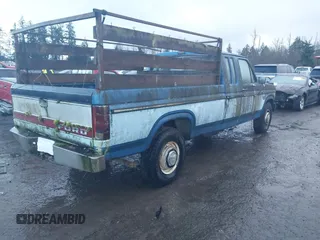 1985 Ford F-250 with VIN 1FTHX2515FKA21239, listed as a IAAI auction lot 41296249 with 39,167 mi miles and . Bid and sale history available at DreamBid. Image 4.