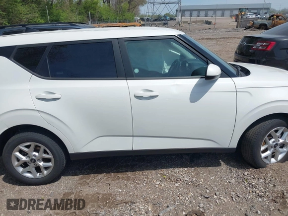2024 Kia Soul S with VIN KNDJ23AUXR7227864, listed as a IAAI auction lot 42085723 with 28,767 mi miles and . Bid and sale history available at DreamBid. Image 13.