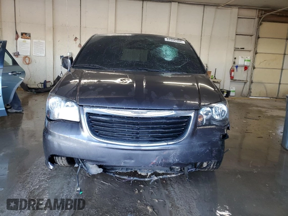 2015 Chrysler Town & Country S with VIN 2C4RC1HG6FR753990, listed as a Copart auction lot 84956404 with 183,637 mi miles and Salvage Title. Bid and sale history available at DreamBid. Image 5.