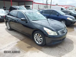 2009 Infiniti G37 Journey with VIN JNKCV61E99M311135, listed as a IAAI auction lot 42025379 with 198,785 mi miles. Bid and sale history available at carsss.com. Image 1.