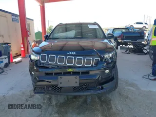 2022 Jeep Compass Latitude Lux z VIN 3C4NJDFB8NT127866, wystawiony jako IAAI lot #41859265 z przebiegiem 29 005 mil mil oraz . Historia ofert i sprzedaży dostępna na DreamBid. Obrazek 6.