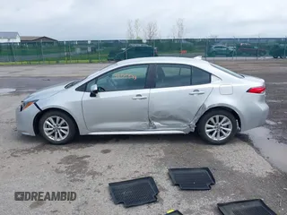 2025 Toyota Corolla LE z VIN 5YFB4MDE0SP241530, wystawiony jako IAAI lot #42175543 z przebiegiem 3222 mil mil oraz . Historia ofert i sprzedaży dostępna na DreamBid. Obrazek 14.