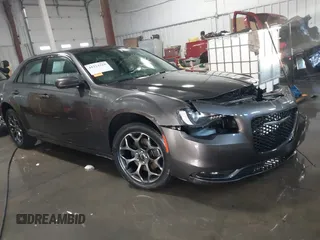 2018 Chrysler 300 with VIN 2C3CCAGG0JH286060, listed as a IAAI auction lot 41224319 with 60,201 mi miles. Bid and sale history available at carsss.com. Image 1.