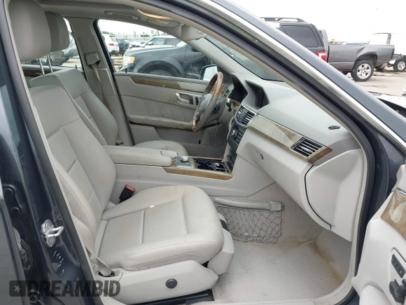 2011 Mercedes-Benz E-Class E 350 Luxury with VIN WDDHF5GB3BA276245, listed as a IAAI auction lot 42062138 with 112,979 mi miles. Bid and sale history available at carsss.com. Image 5.
