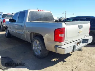 2009 Chevrolet Silverado 1500 LT with VIN 3GCEC23099G252407, listed as a IAAI auction lot 41754180 with 188,319 mi miles. Bid and sale history available at carsss.com. Image 3.